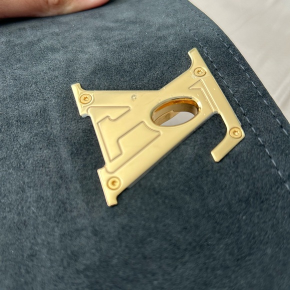 Louis Vuitton Lockme Tender - Picture 14 of 16